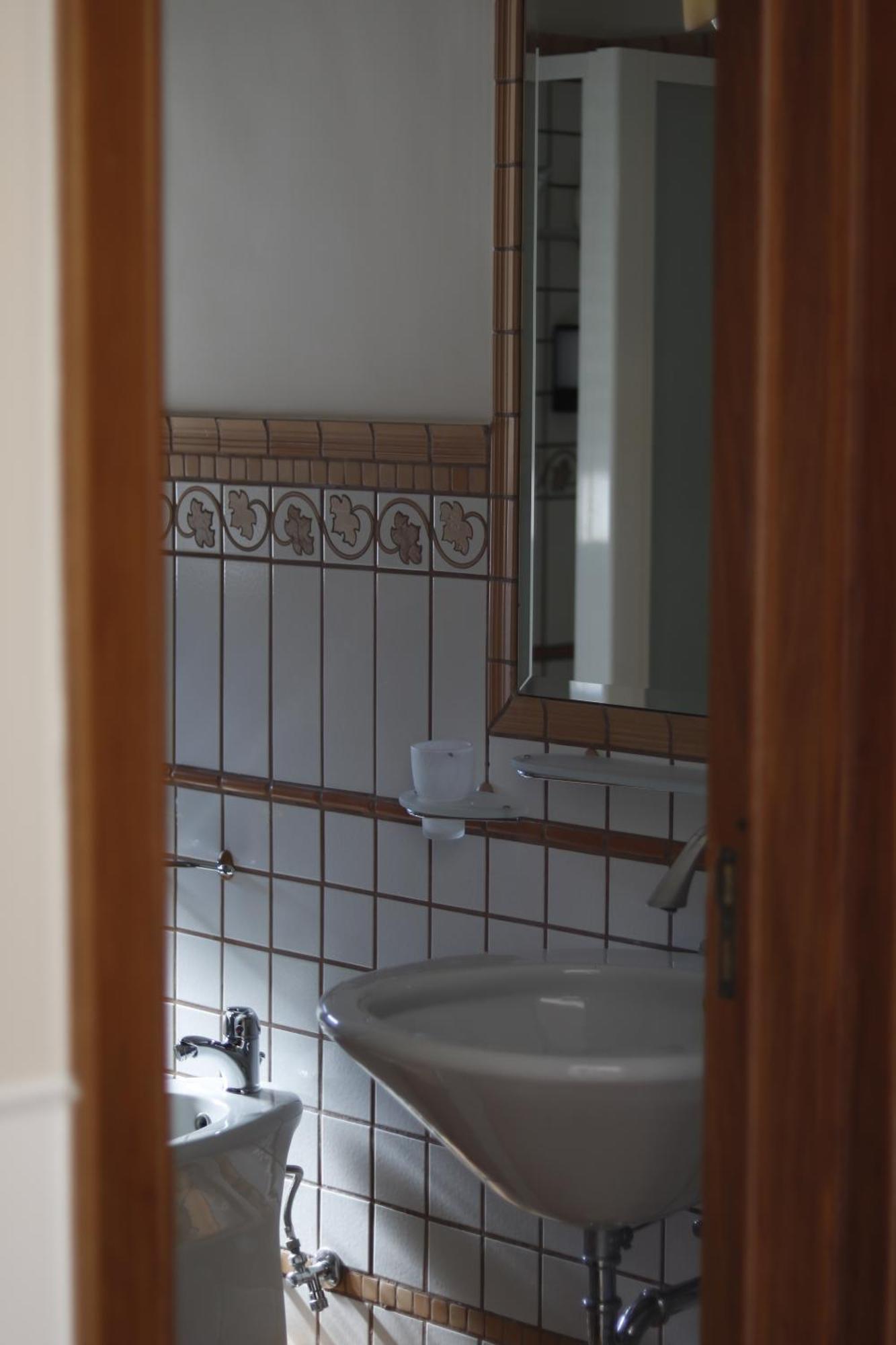Palazzo Excelsus Hotell Terzigno Rum bild